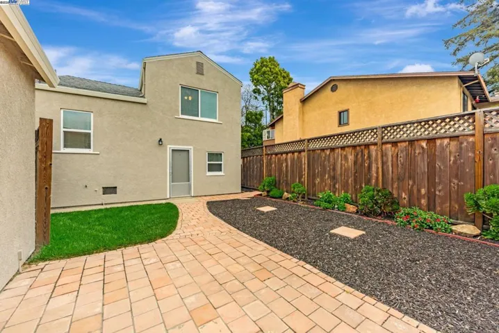 22741 1st St, Hayward, California 94541