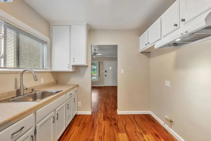 22741 1st St, Hayward, California 94541