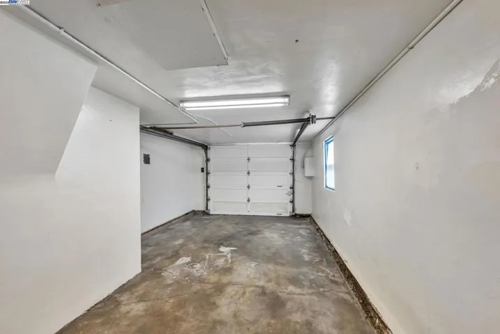 22741 1st St, Hayward, California 94541