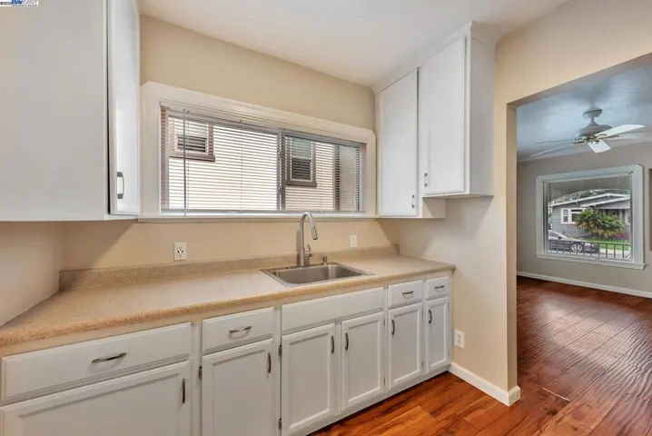 22741 1st St, Hayward, California 94541