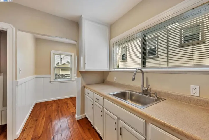 22741 1st St, Hayward, California 94541