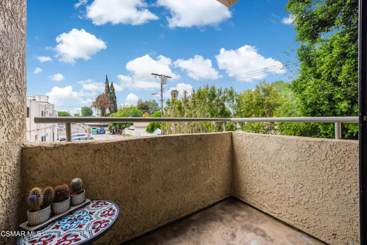 19009 Sherman Way Unit 10, Reseda-Vince