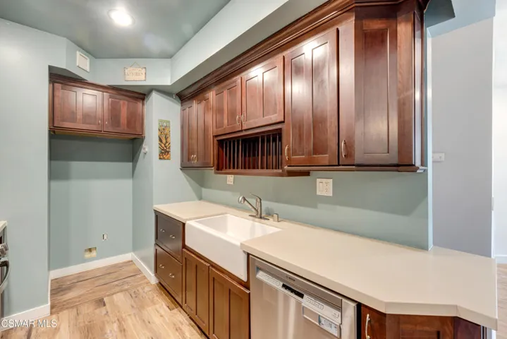 19009 Sherman Way Unit 10, Reseda-Vince