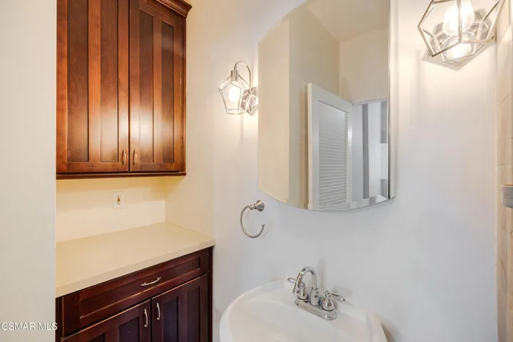19009 Sherman Way Unit 10, Reseda-Vince