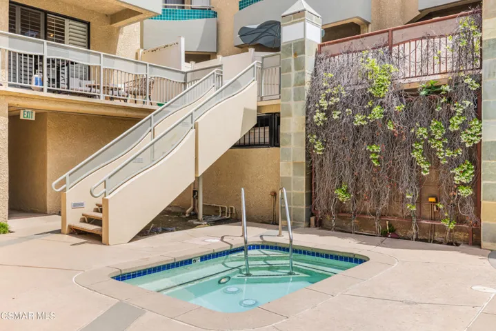 19009 Sherman Way Unit 10, Reseda-Vince