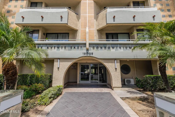 19009 Sherman Way Unit 10, Reseda-Vince