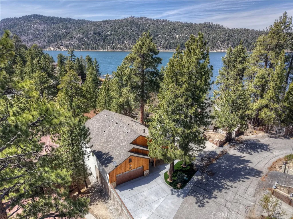 39080 Waterview Drive, Big Bear Lake, California 92315 home-pic-1