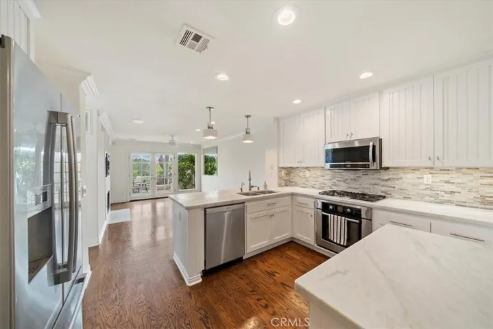 kitchen to family room/den