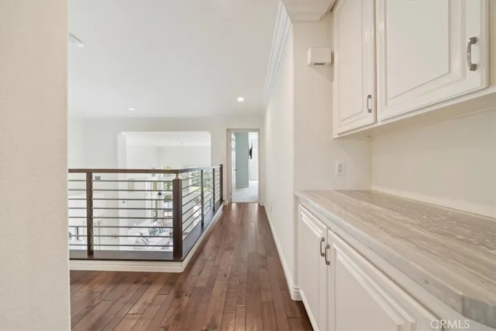 hallway to primary bedroom