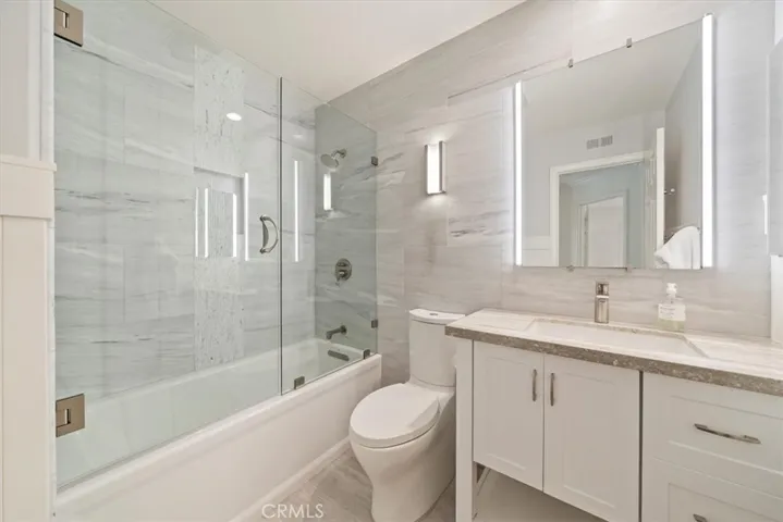 upstairs guest bath