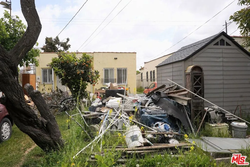 7513 S Normandie Avenue, Los Angeles, California 90044 home-pic-2