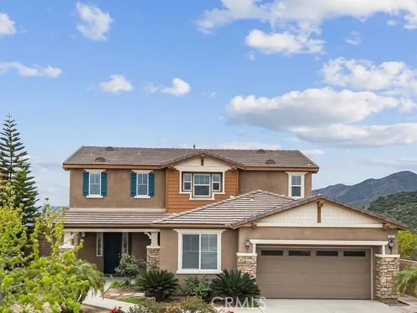 Solar home with lake views. Turnkey home