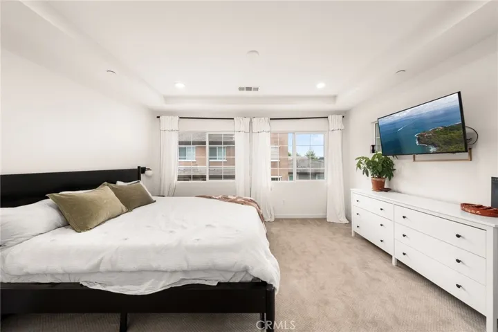 1052 Newberry Lane, Claremont, California 91711