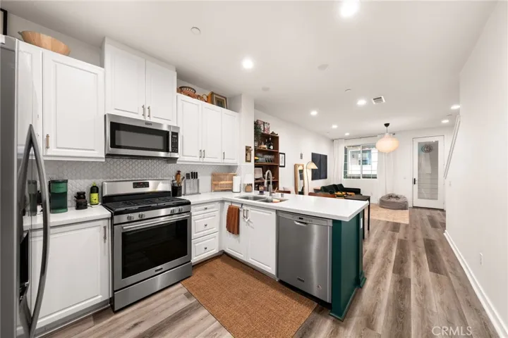 1052 Newberry Lane, Claremont, California 91711