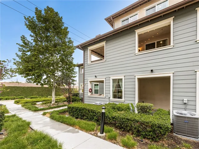 1052 Newberry Lane, Claremont, California 91711