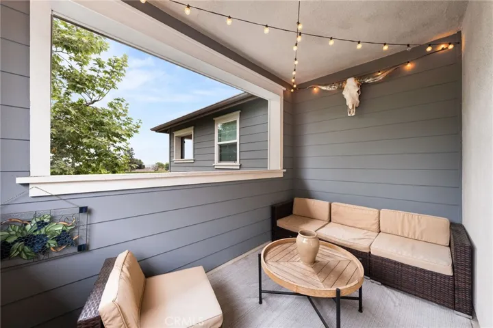 1052 Newberry Lane, Claremont, California 91711