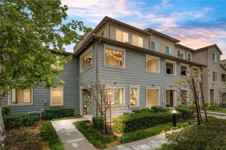 1052 Newberry Lane, Claremont, California 91711