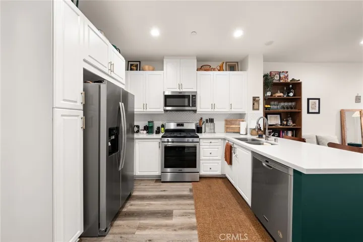 1052 Newberry Lane, Claremont, California 91711