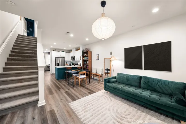 1052 Newberry Lane, Claremont, California 91711