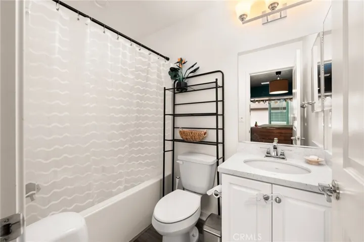 1052 Newberry Lane, Claremont, California 91711