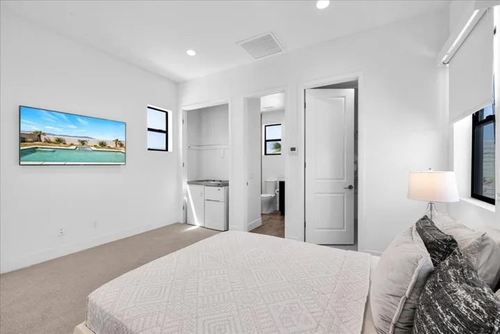 49901 Cres Passage - Detached Casita