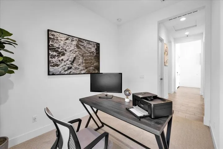 49901 Cres Passage - Office