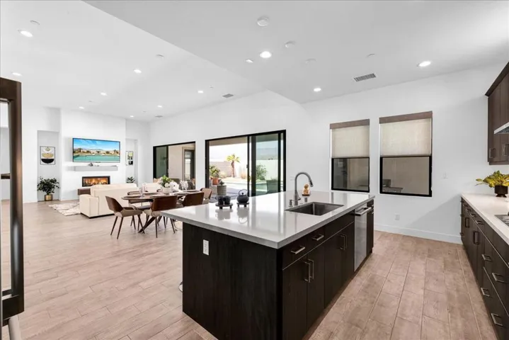 49901 Cres Passage - Kitchen