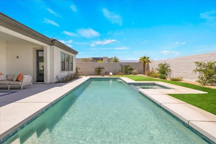 49901 Crescent Passage - Pool & Spa