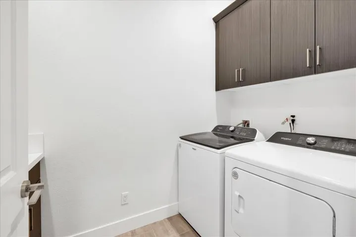 49901 Cres Passage - Laundry