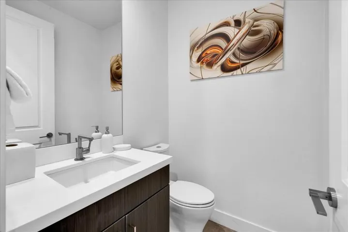 49901 Cres Passage - Powder Rm