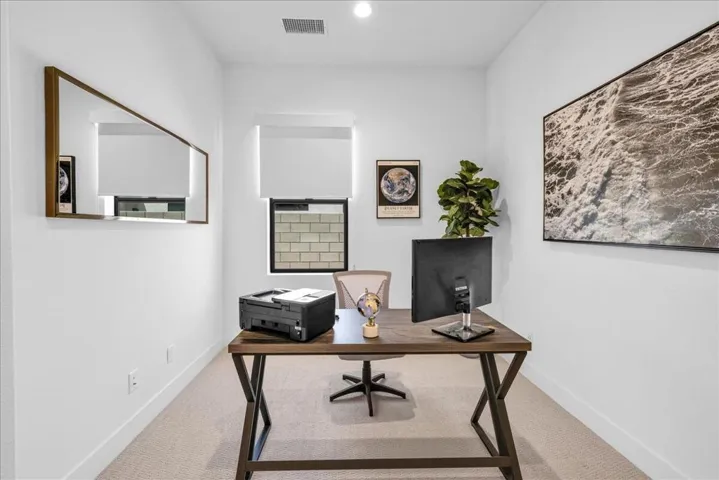 49901 Cres Passage - Office