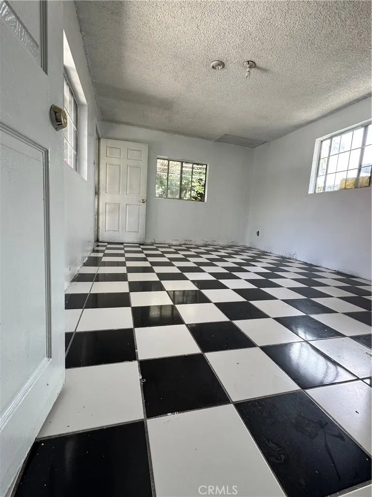 7809 Troost Avenue, North Hollywood, California 91605 home-pic-3