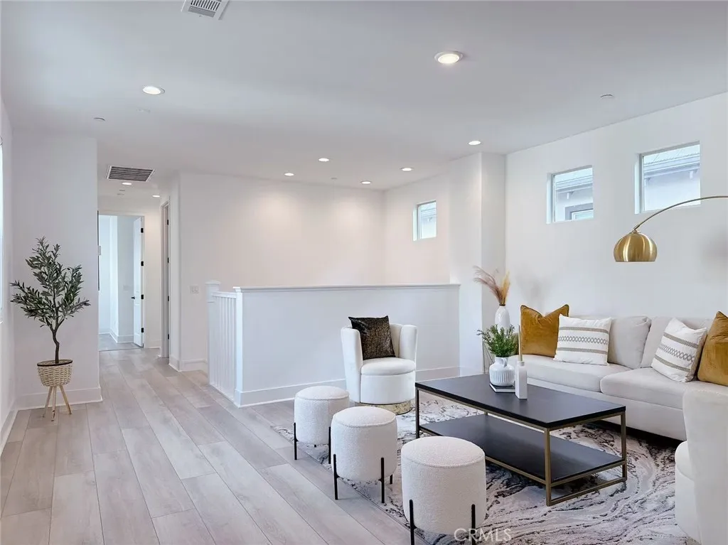 346 Baluster, Irvine, California 92618 home-pic-22