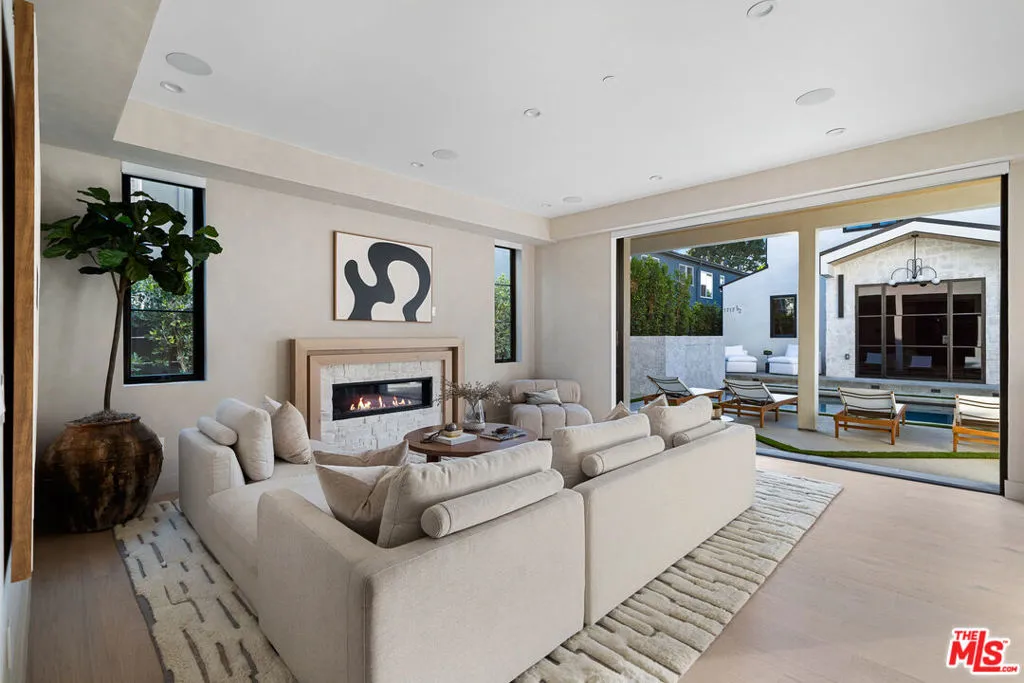 1717 Courtney Avenue, Los Angeles, California 90046 home-pic-15