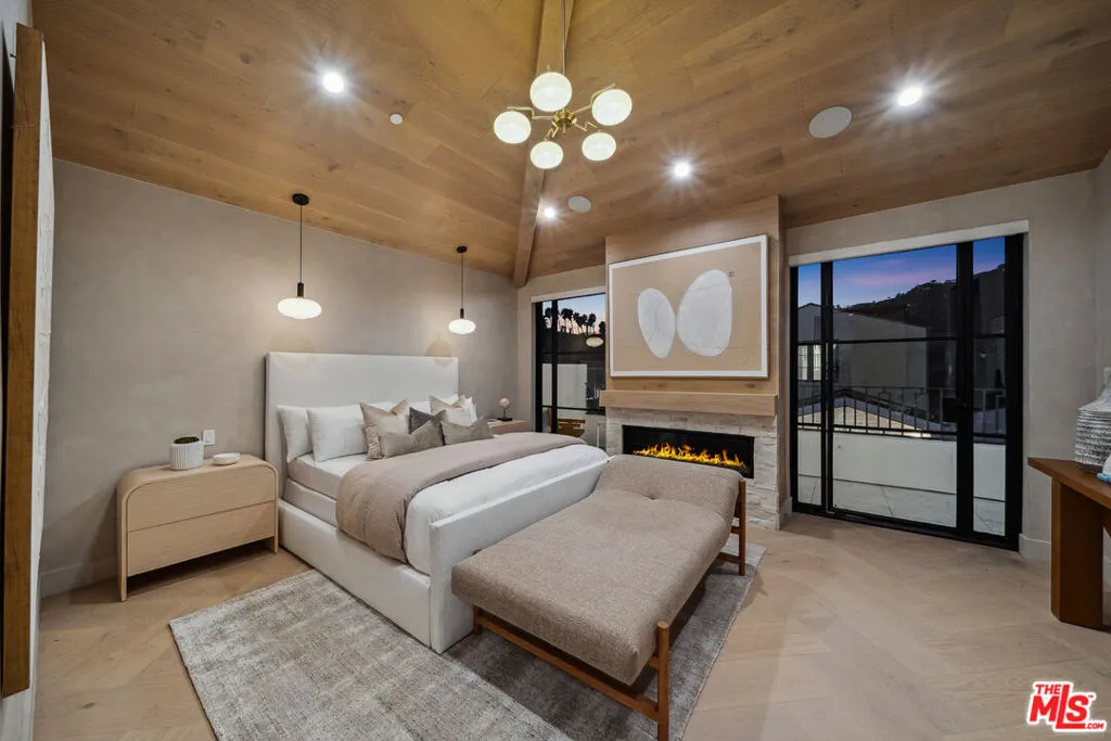 1717 Courtney Avenue, Los Angeles, California 90046 home-pic-6