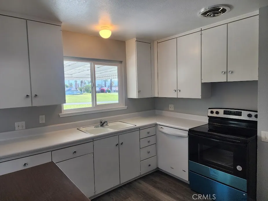 42660 Iowa Street, Palm Desert, California 92211 home-pic-4