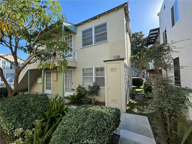 5290 E Division Street, Long Beach, California 90803
