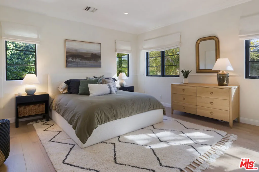 13439 Java Drive, Beverly Hills, California 90210 home-pic-22