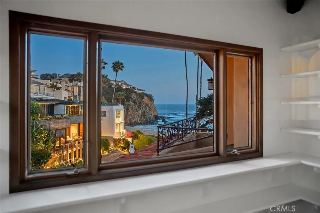 64 Emerald Bay, Laguna Beach, California 92651 home-pic-4