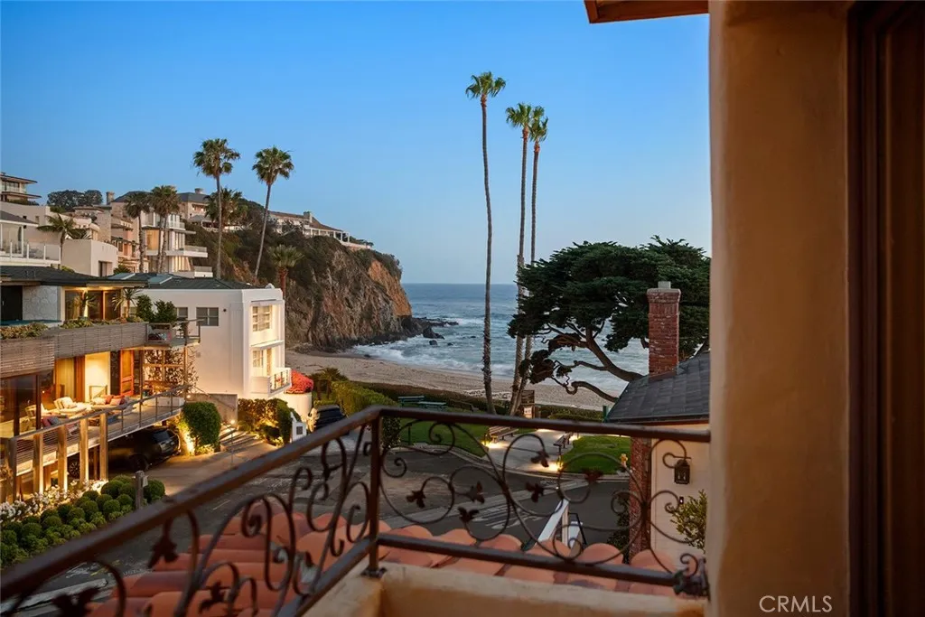 64 Emerald Bay, Laguna Beach, California 92651, 4 Bedrooms Bedrooms, ,5 BathroomsBathrooms,Residential,For Sale,Emerald Bay,LG25080824
