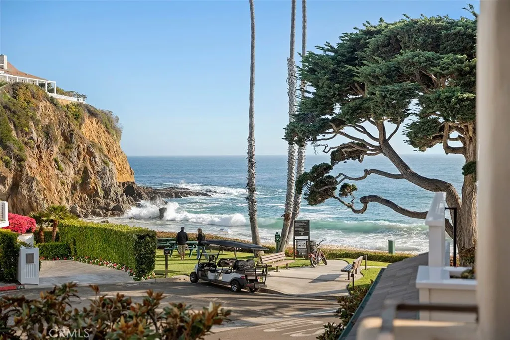 64 Emerald Bay, Laguna Beach, California 92651 home-pic-16