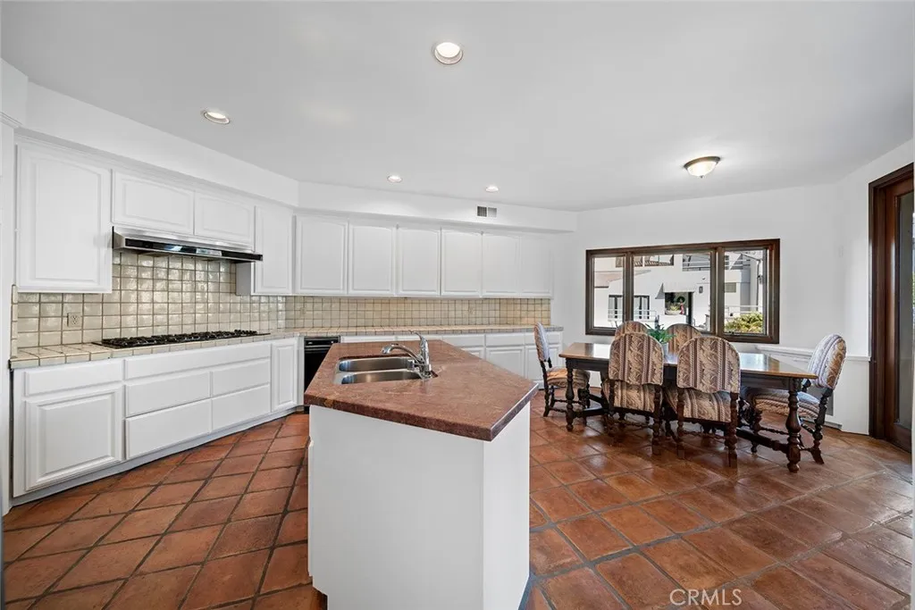 64 Emerald Bay, Laguna Beach, California 92651 home-pic-22