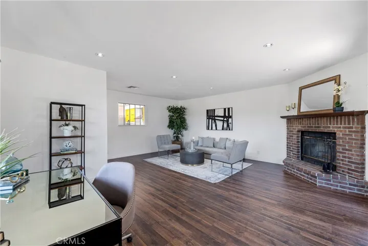 22540 Cass Avenue, Woodland Hills, California 91364