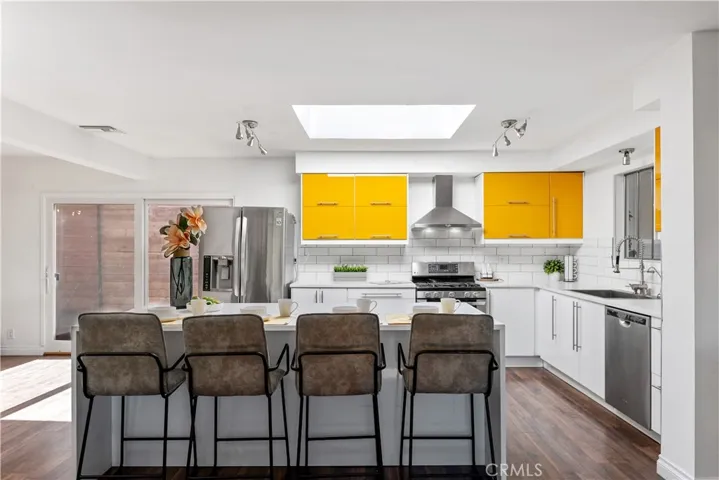 22540 Cass Avenue, Woodland Hills, California 91364