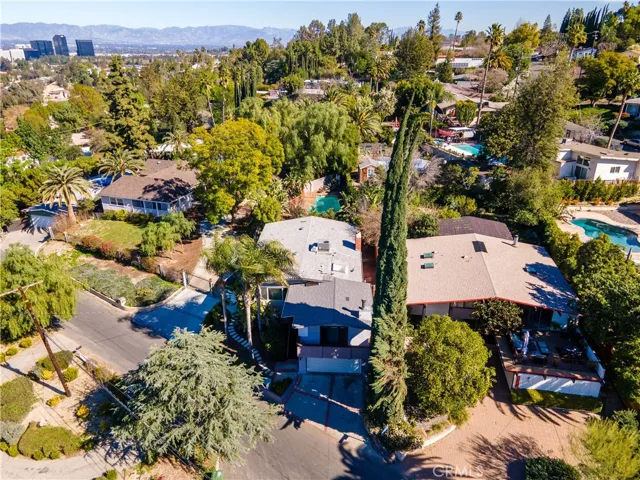 22540 Cass Avenue, Woodland Hills, California 91364