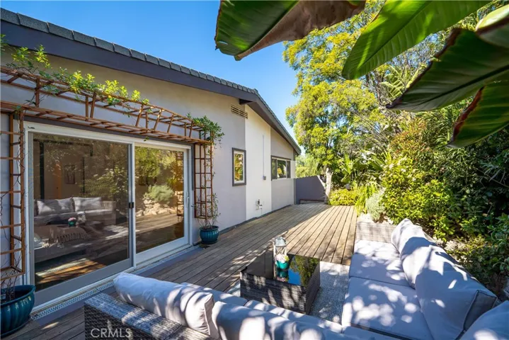 22540 Cass Avenue, Woodland Hills, California 91364