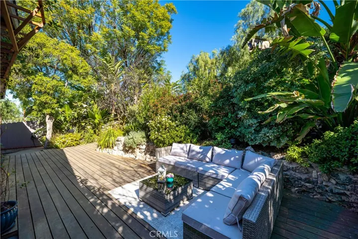 22540 Cass Avenue, Woodland Hills, California 91364
