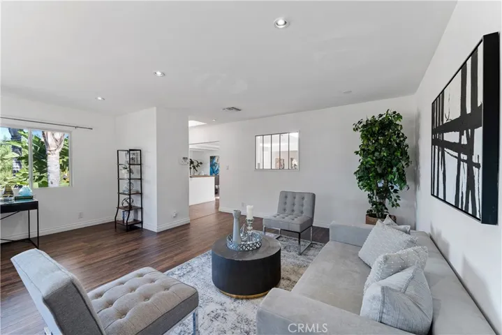 22540 Cass Avenue, Woodland Hills, California 91364