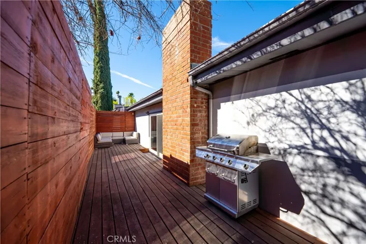 22540 Cass Avenue, Woodland Hills, California 91364