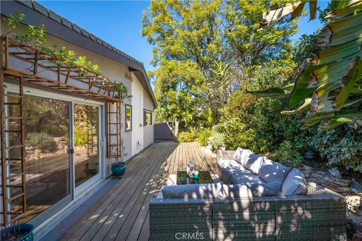 22540 Cass Avenue, Woodland Hills, California 91364